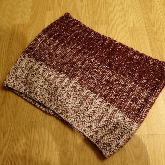 100% Acrylic Scarf - Picture 3 of 15